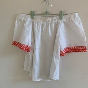 L U Q Loose fitted off the shoulder blouse